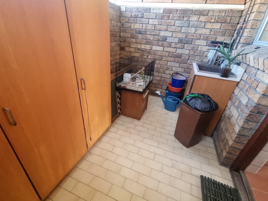 2 Bedroom Property for Sale in Welgelegen Western Cape